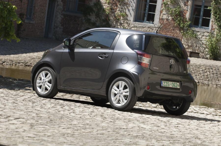 Toyota iQ 2008 года  (фото 47 из 225)